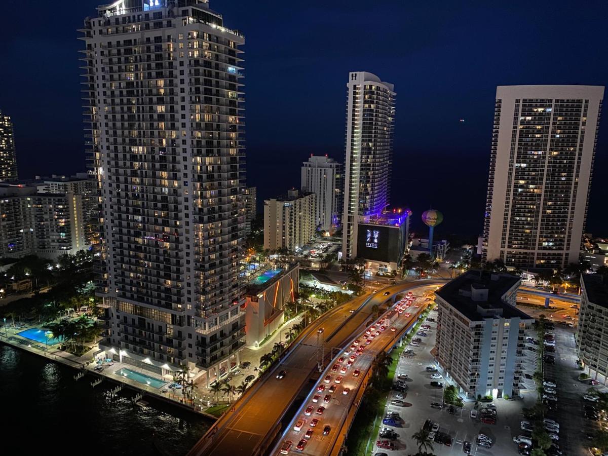 BeachWalk Studio Apmt 2 Beds, Amazing Views- 12B Hallandale Beach Esterno foto
