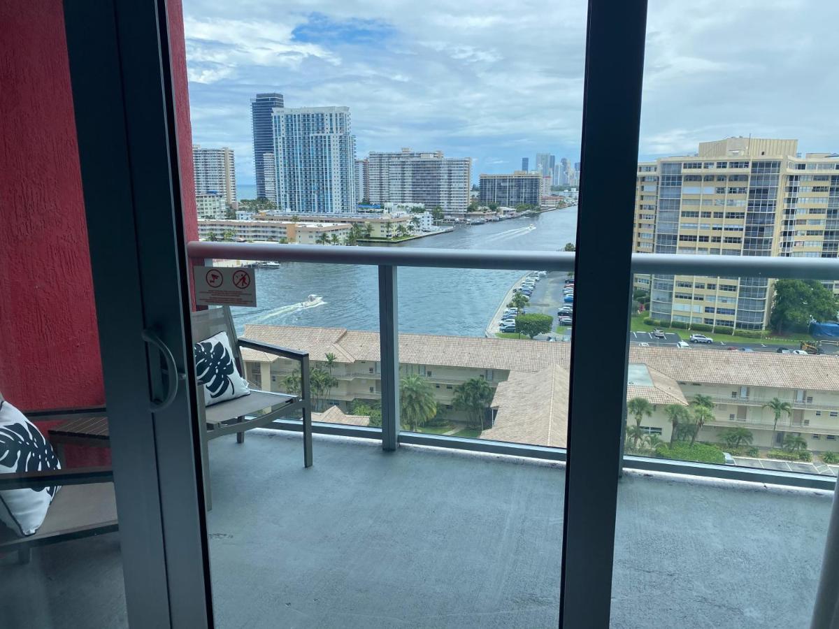 BeachWalk Studio Apmt 2 Beds, Amazing Views- 12B Hallandale Beach Esterno foto